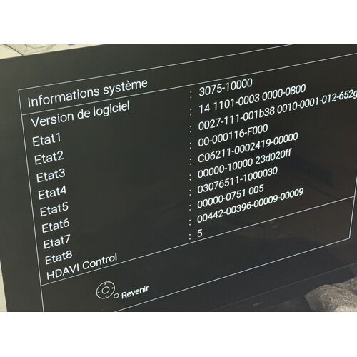 Bonjour , je vis en Espagne , je vends une télévision Panasonic 165cm. Elle n’a pas de gros défauts en particulier et on a jamais eu de problème . On a déménagé de France , on l a testé ici en Espagne