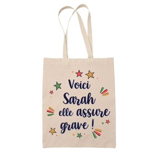 Tote Bag Sarah elle assure grave ! | Cadeau Fête des Mères Anniversaire Soeur Noël Tata Marraine Sac Cabas réutilisable