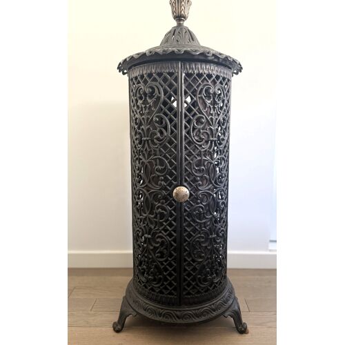 Ancien calorifère GODIN n°96b dessus cloche - fonte ajourée - Familistère de Guise  1900