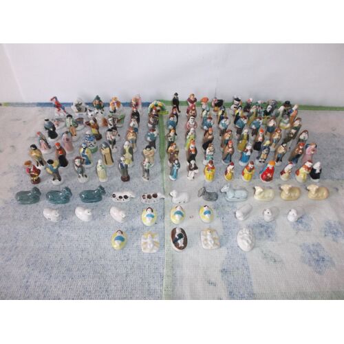 Lot De 115 Fèves (Santons, Personnages Disney & Autres) - En Porcelaine