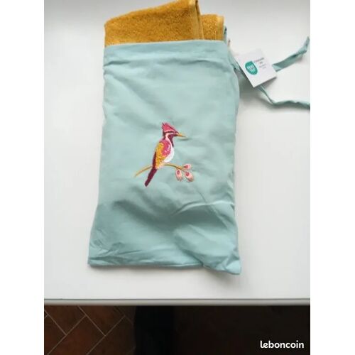 Pochette de 3 serviettes d'invité, broderies oiseaux et pochette turquoise, jamais déballée.