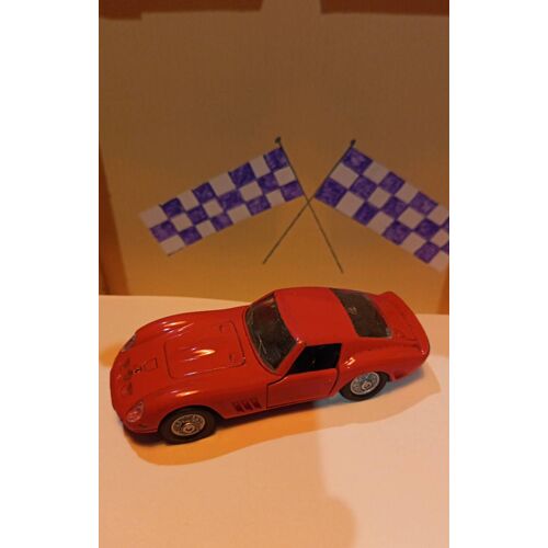 Voiture miniature maisto Ferrari 250 gto 1/36