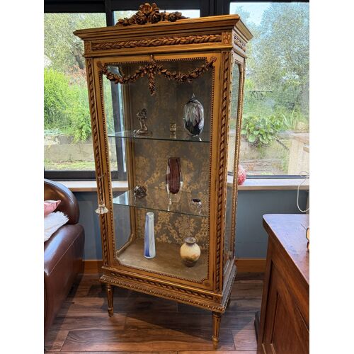 Vitrine style Louis XVI bois doré - verres biseautés - éclairage