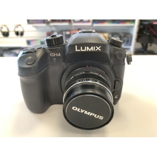 Panasonic Lumix DMC GH4 + objectif Olympus 12MM 1:2.0 ED MSC