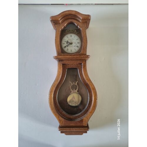 Horloge Comtoise murale électrique ( pile) dans son boîtier bois, avec balancier