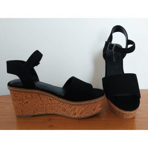 Nu Pieds Sandales Compensees. Noir. Imitation Liege. Nubuck. New Look. Pointure 37