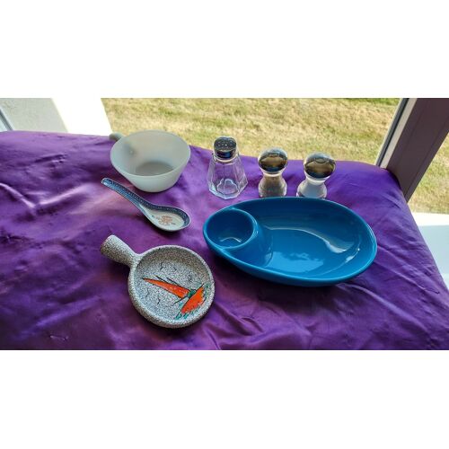 1 Cuiller Déco 2 Coupelles Grise Et Blanche 1 Plat ?uf Mayonnaise Bleu 2 Pots Sel 1 Pot Poivre