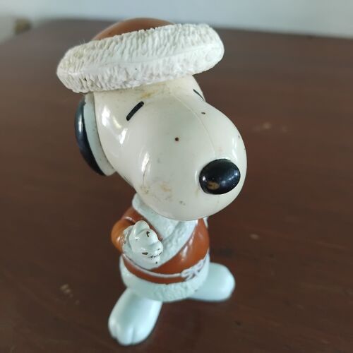 Snoopy En Costume Traditionnel De Mongolie. Mc Do 1999