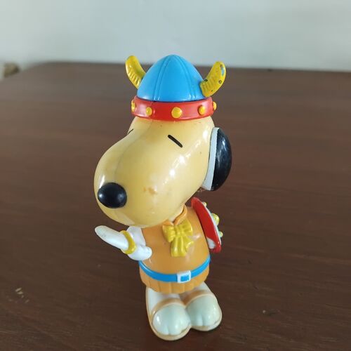 Snoopy Snoopy Dans Sa Tenue De Viking Norvégien Mc Do 1999