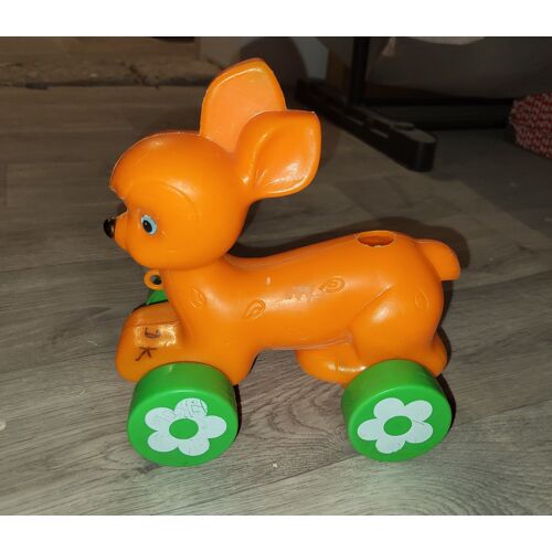 Jouet ancien faon Bambi roulant à tirer Clairebois