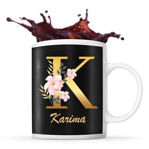 Mug Karima | Tasse Prénom Femme Fond Noir Avec Lettre Fleur | Idée Cadeau Pour Anniversaire Noël Et Fête Des Mères