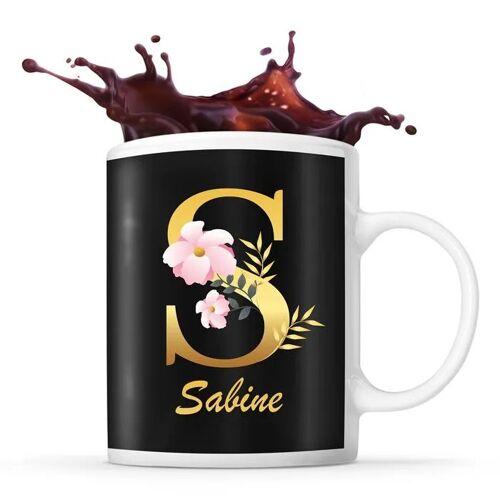 Mug Sabine | Tasse Prénom Femme Fond Noir Avec Lettre Fleur | Idée Cadeau Pour Anniversaire Noël Et Fête Des Mères