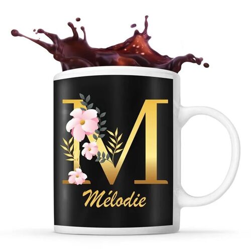 Mug Mélodie | Tasse Prénom Femme Fond Noir Avec Lettre Fleur | Idée Cadeau Pour Anniversaire Noël Et Fête Des Mères