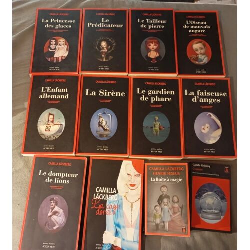 Lot 12 Camilla Lackberg ( Suède) Grands Formats L' Oiseau De Mauvais Augure / Ll' Enfant Allemand / A Sirène / Le Gardien De Phare / La Faiseuse D' Anges / Le Dompteur De Lions /Cyanure, La Cage Dorée