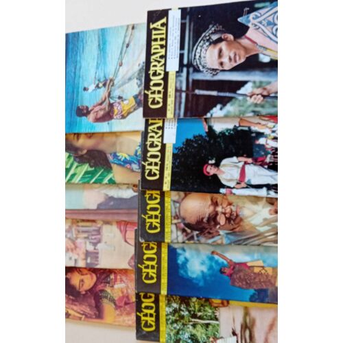Lot De 10 Magazines Anciens Géographia