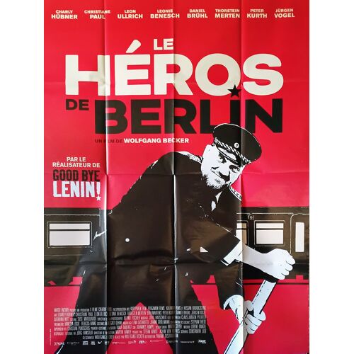 Le Héros De Berlin (Der Held Vom Bahnhof Friedrichstrabe) - Véritable Affiche De Cinéma Pliée - Format 120x160 Cm - De Wolfgang Becker Avec Charly Hubner, Christiane Paul, Leon Ullrich - 2026