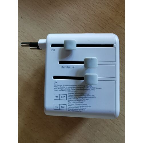 TESSAN adaptateur universel avec 5 USB puissance totale 28 W. France via USA, Thailande; Japon, Australie et Chin