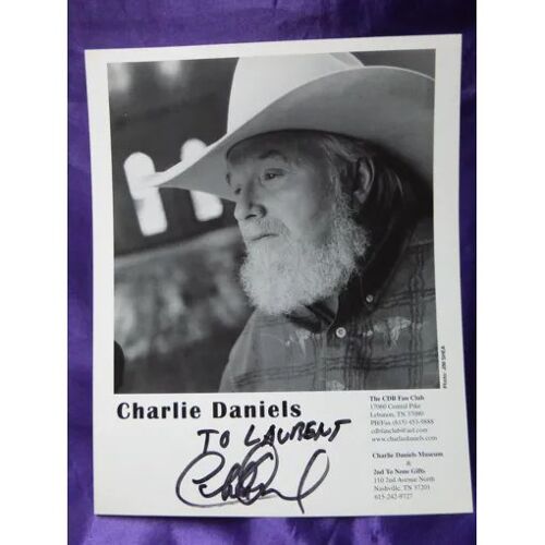 Charlie Daniels  Autographe Fait Sur Une Grande Photo Promotionnelle À Nashville