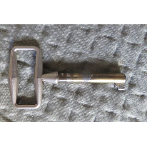 Ancienne Clef Commode/ Mtn 5