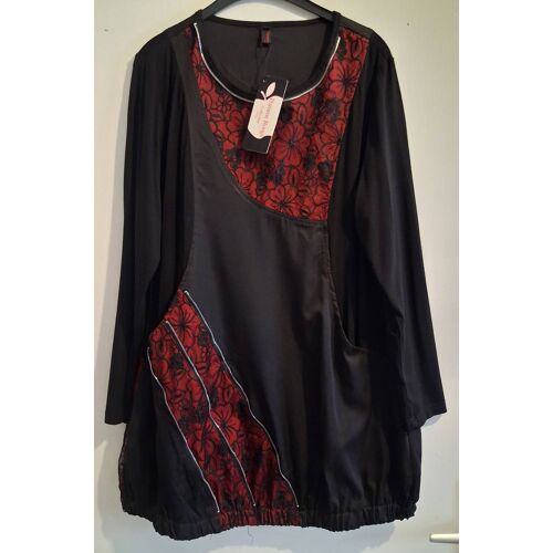 Robe Pomme Rouge Stylée Noire À Dentelle