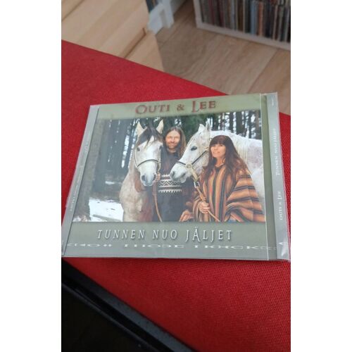 Outi And Lee Tunnen Nuo Jaljet Cd