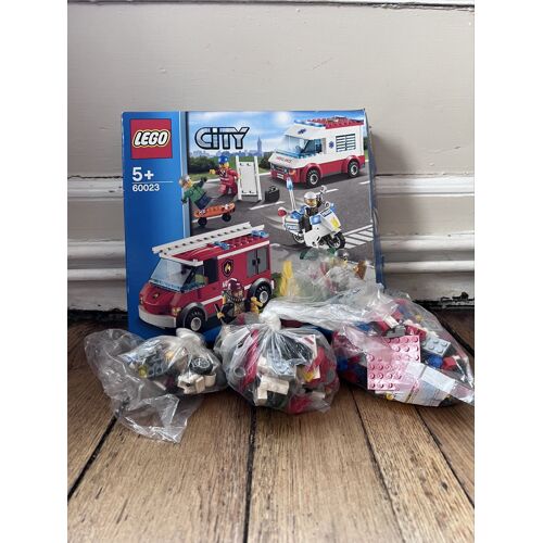 Boîte de lego ambulance et véhicule de pompier