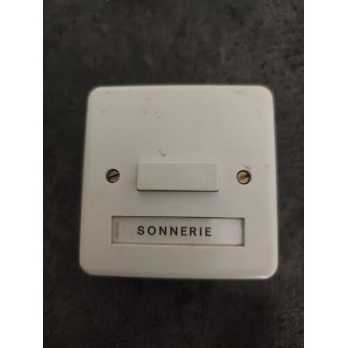 Boutons poussoir sonnerie série Neptune Marque Legrand