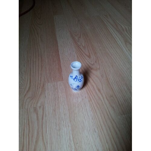 Vase Miniature Blanc Inscriptions Asiatiques Bleues