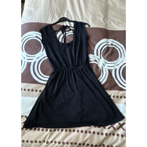 Petite Robe Noire Dos Nu Avec Dentelle 