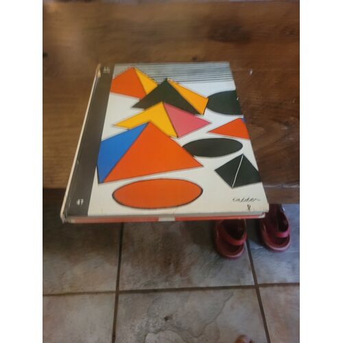 Revue Xxeme Siècle. Num 47 Calder.