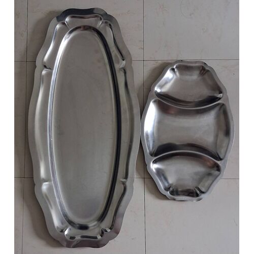 Lot De 2 Plats En Inox Différents