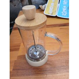 Petite cafetière à piston une tasse