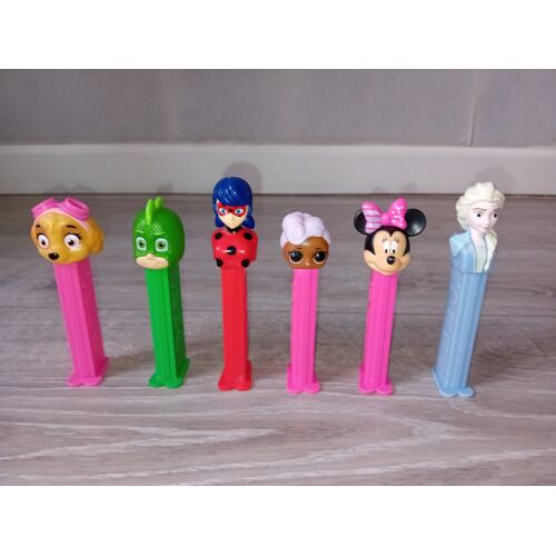 Lot 6 Distributeurs Pez