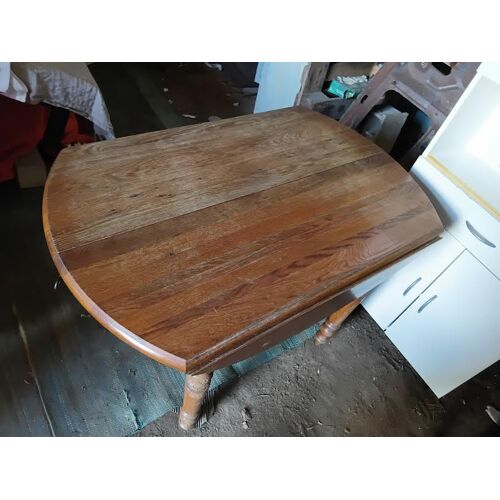 TABLE EN CHENE AVEC RALLONGE ET VOLETS