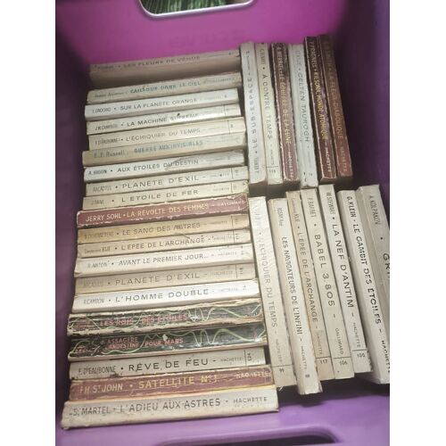 Lot De 38 Romans Fantastique Collection Le Rayon Fantastique Hachette