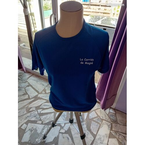 Lot 2 T-Shirt La Corrida De Magné Taille Xs 1€ Les 2