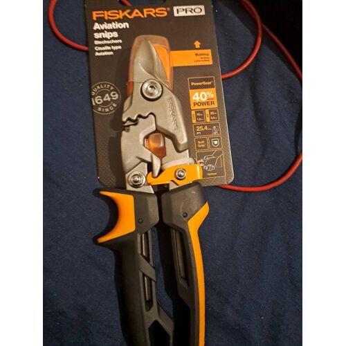 Cisaille type aviation Fiskars Pro