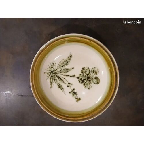 Lot 6 Assiettes Fabriqué Par La Manufacture Gien France.