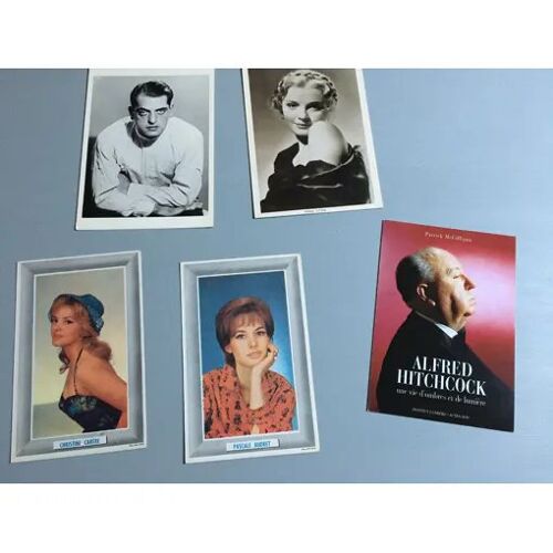Cinéma : 3  Cartes Postales : Bunuel En 1929 - Hitchcock - Anna Sten & 2 Cartes (Christine Carère & Pascale Audret)