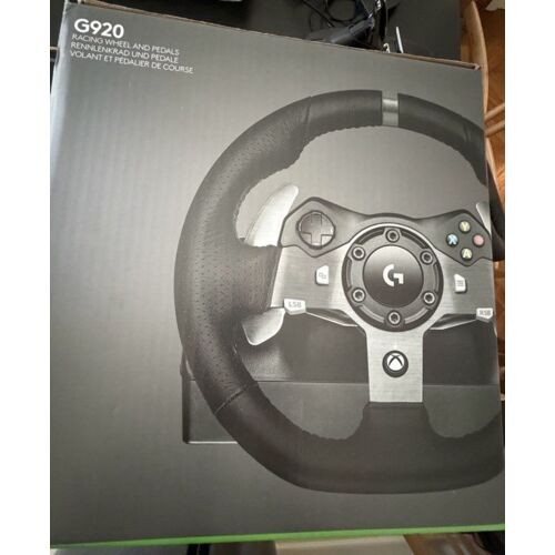 Volant et pédalier de courseLogitech G920