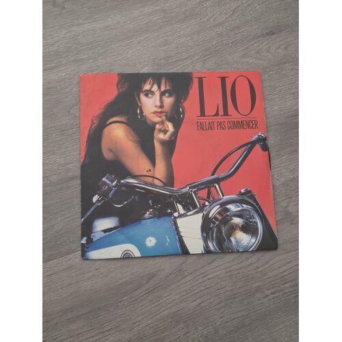 Lio – Fallait Pas Commencer / Barbie – Vinyle 45 Tours Polydor 1986
