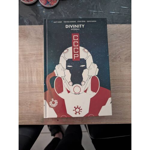 Comics "Divinity Intégrale" - Matt Kindt, Trevor Hairsine (Bliss Éditions)