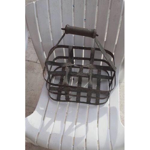 Porte Bouteilles En Fer Très Ancien