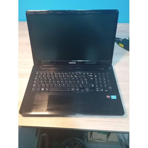 Samsung 350E 17,3" ¿ Intel Core i3 ¿ 6 Go RAM ¿ SSD 240 Go ¿ Radeon 1 Go ¿ Windows 11