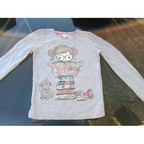 Haut Taille 5/6 Ans Fille Qui Lit