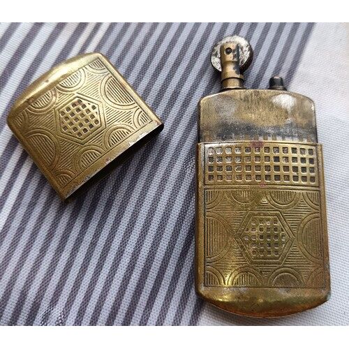 Ancien Briquet À Essence An Laiton Art Déco